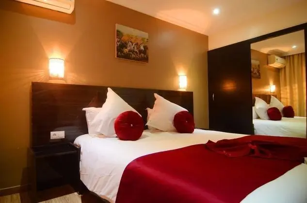 Tek Büyük veya İki Ayrı Yataklı Oda