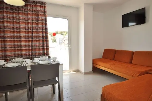 Basic Üç Kişilik Oda, Şehir Manzaralı