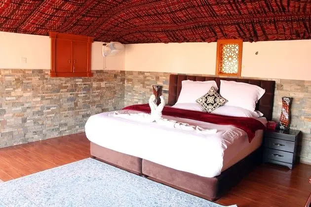 Tek Büyük veya İki Ayrı Yataklı Oda, Sigara İçilmez