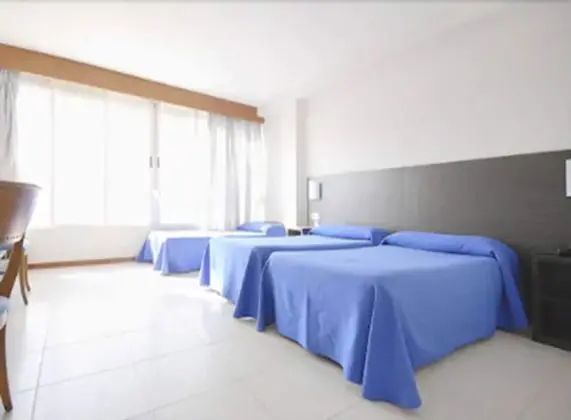 Üç Kişilik Oda, Teras