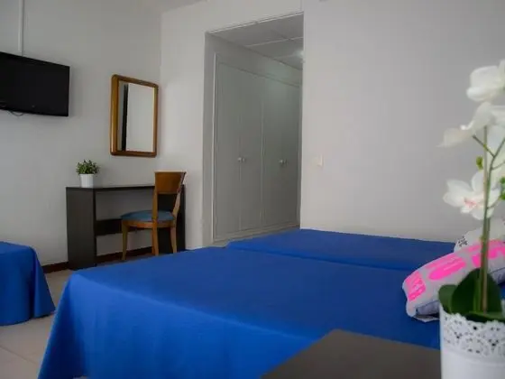 Üç Kişilik Oda, Teras