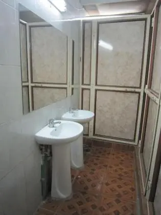 Ortak Ranzalı Oda, Sadece erkekler için