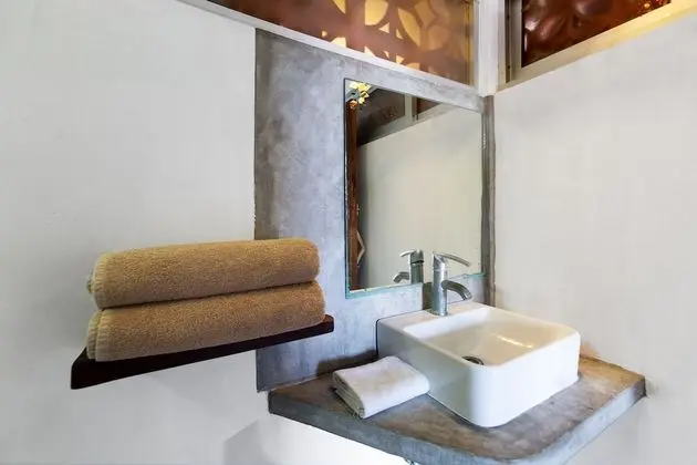Basic Oda, 1 En Büyük (King) Boy Yatak, Özel Banyo, Plaj Kenarı