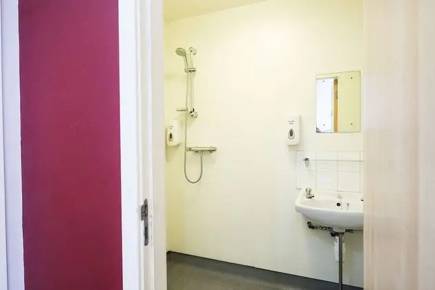 Basic Ortak Ranzalı Oda, Sadece kadınlar için