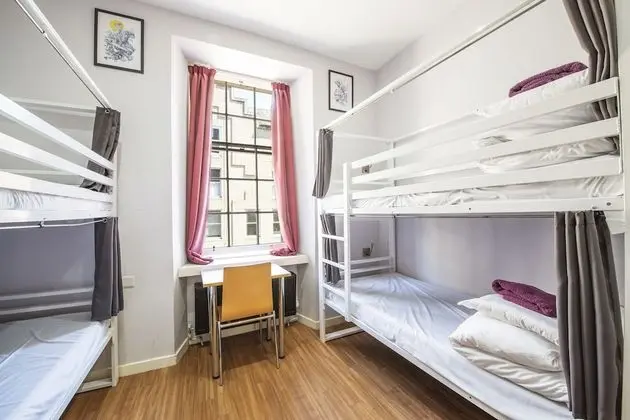 Ortak Ranzalı Oda (6 people)