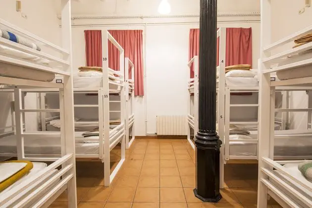 Yatakhanede Yatak Capacity 6 With Shared Bathroom