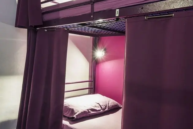 Bed in a 6-Beds Mixed Dorm Ensuite