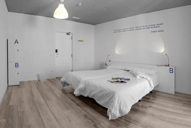 İki Ayrı Yataklı Oda, Ortak Banyo