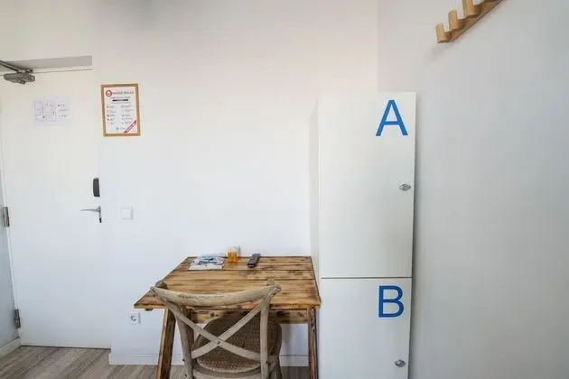 İki Ayrı Yataklı Oda, Ortak Banyo
