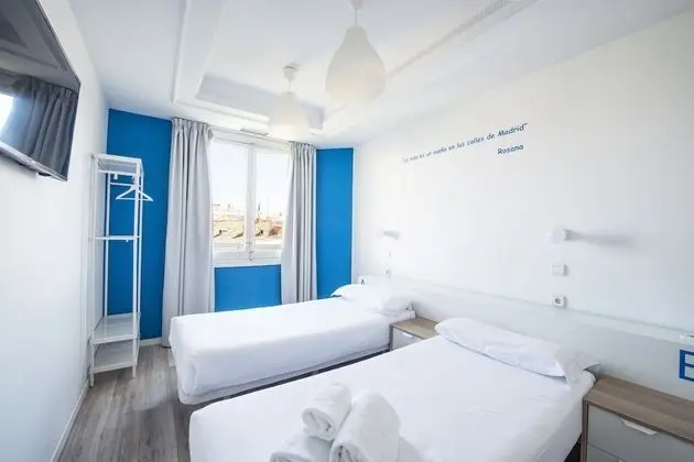 İki Ayrı Yataklı Oda, Ortak Banyo