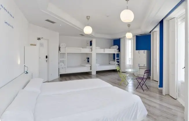 Ortak Ranzalı Oda, 1 Tek Kişilik Yatak, Ortak Banyo (in a 6-bed dormitory)