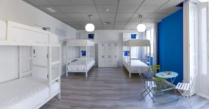 Ortak Ranzalı Oda, 1 Tek Kişilik Yatak, Ortak Banyo (in a 6-bed dormitory)
