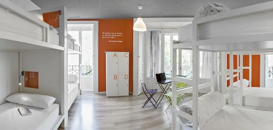 Ortak Ranzalı Oda, Karma Ranzalı Oda (in a 8-bed dormitory )