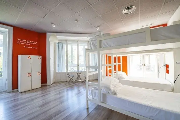Ortak Ranzalı Oda, Karma Ranzalı Oda (in a 8-bed dormitory )