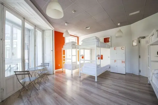 Ortak Ranzalı Oda, Karma Ranzalı Oda (in a 8-bed dormitory )