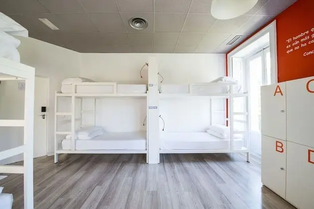 Ortak Ranzalı Oda, Karma Ranzalı Oda (in a 8-bed dormitory )