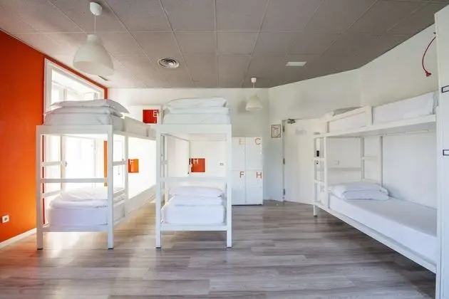 Ortak Ranzalı Oda, Karma Ranzalı Oda (in a 8-bed dormitory )