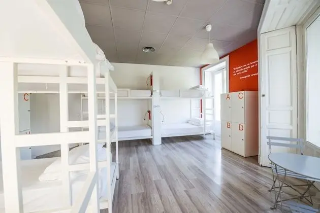 Ortak Ranzalı Oda, Karma Ranzalı Oda (in a 8-bed dormitory )