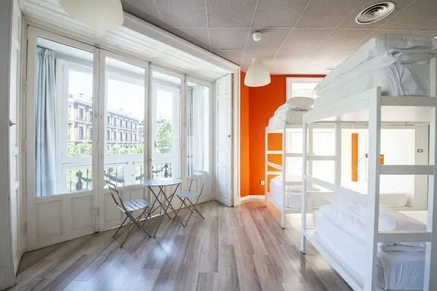 Ortak Ranzalı Oda, Karma Ranzalı Oda (in a 8-bed dormitory )