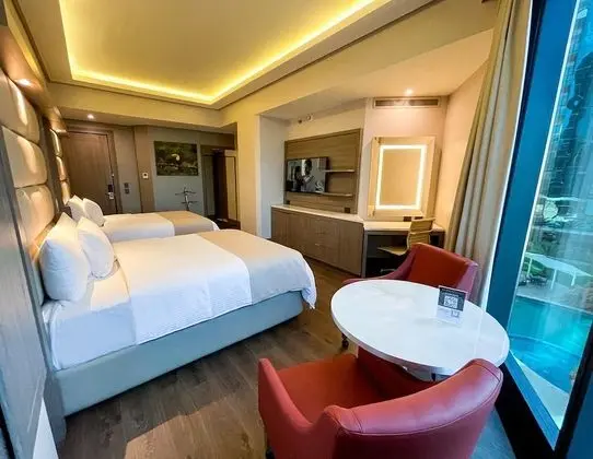 Deluxe Tek Büyük Yataklı Oda