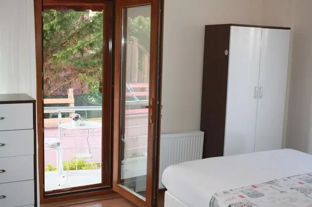 Aile Odası, Bahçe Manzaralı