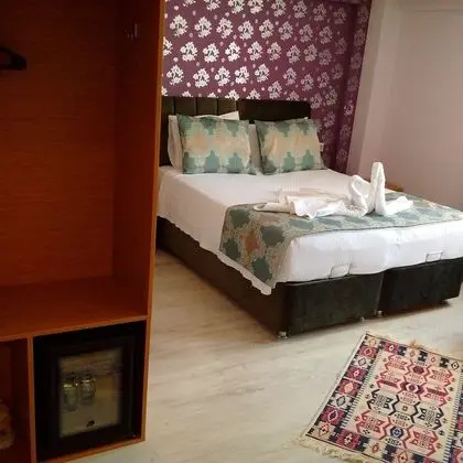 Üç Kişilik Oda
