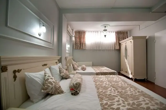 (B) Economy Family Room (Basement)