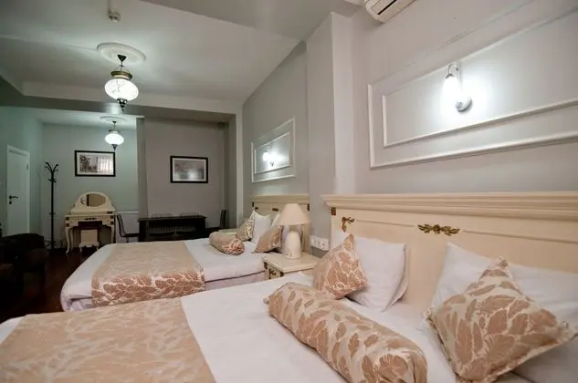 (B) Economy Family Room (Basement)