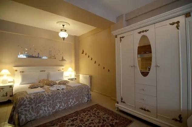 (C) Family Suite