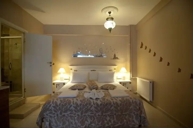 (C) Family Suite