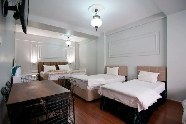 (C) Family Suite