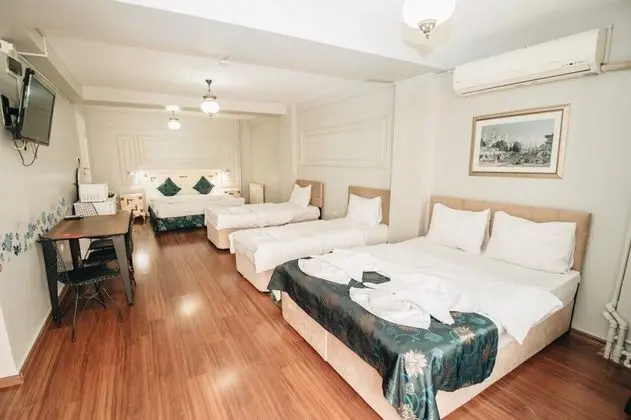 (C) Family Suite