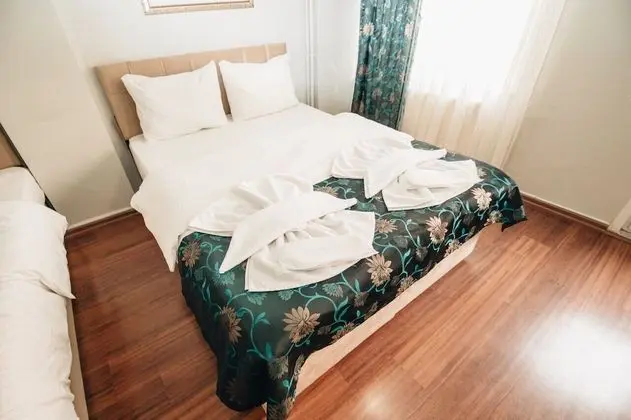 (C) Family Suite
