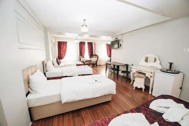 (C) Family Suite
