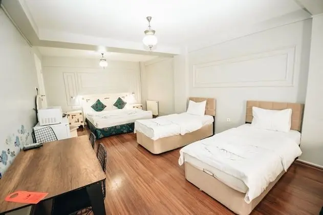 (C) Family Suite