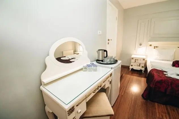 (C) Family Suite