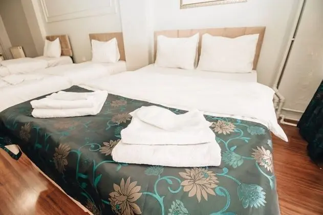 (C) Family Suite