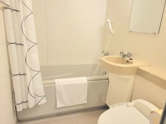İki Ayrı Yataklı Oda, Sigara İçilmez