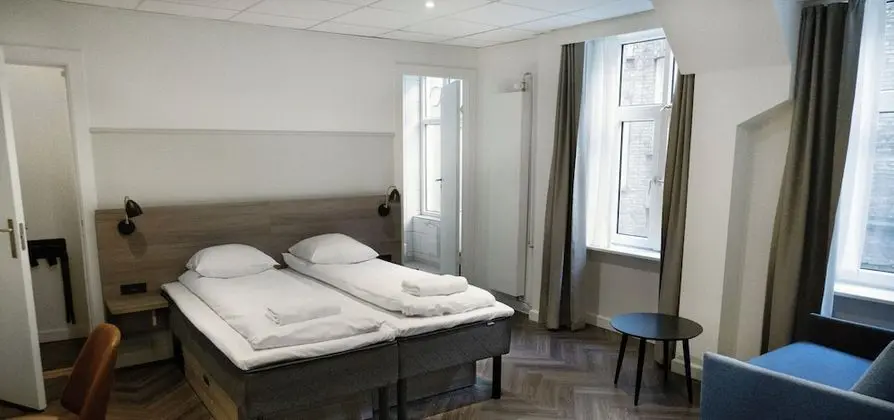 Standard Dört Kişilik Oda, Özel Banyo (Double Bed and 2 Sofa Beds)