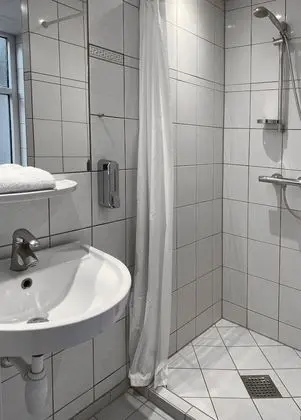 Standard Dört Kişilik Oda, Özel Banyo (Double Bed and 2 Sofa Beds)