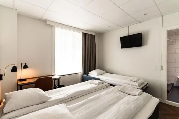 Standard Üç Kişilik Oda, Özel Banyo (Double Bed and Sofa Bed)