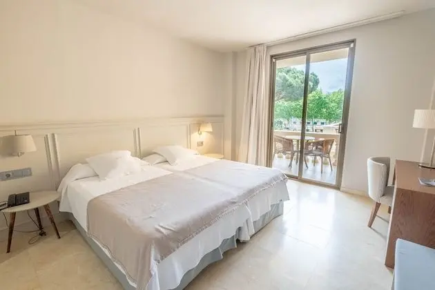 Tek Büyük Yataklı Oda, Balkon (Garden or Pool View, Balcony)