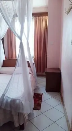 Basic Tek Büyük Yataklı Oda