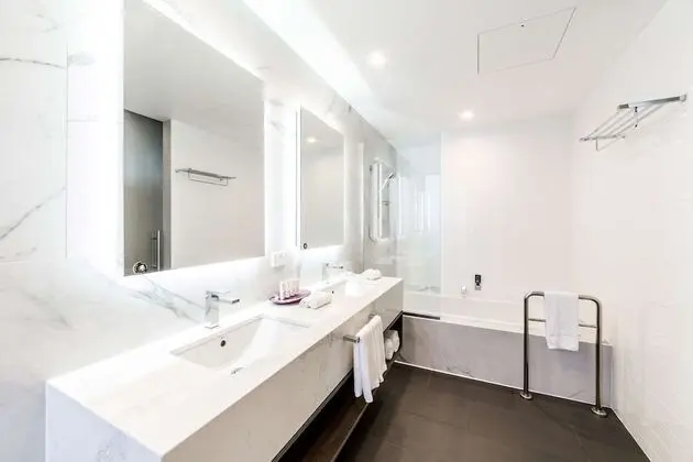 Deluxe Oda, 1 En Büyük (King) Boy Yatak, Küvet, Şehir Manzaralı (Deluxe King City View)