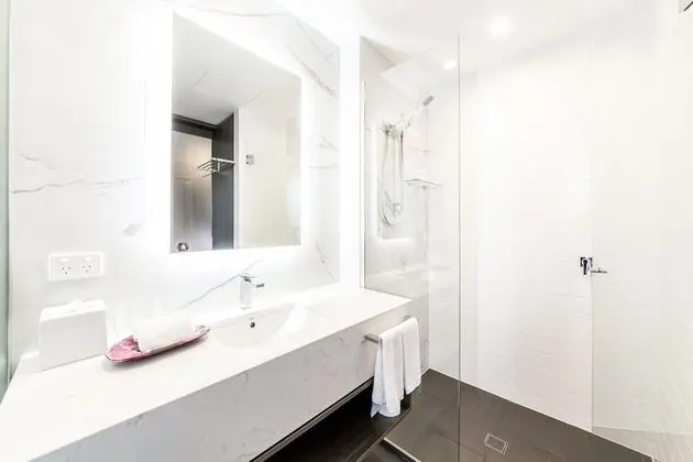 Standard Tek Büyük Yataklı Oda, 1 Büyük (Queen) Boy Yatak, Engellilere Uygun, Avlu