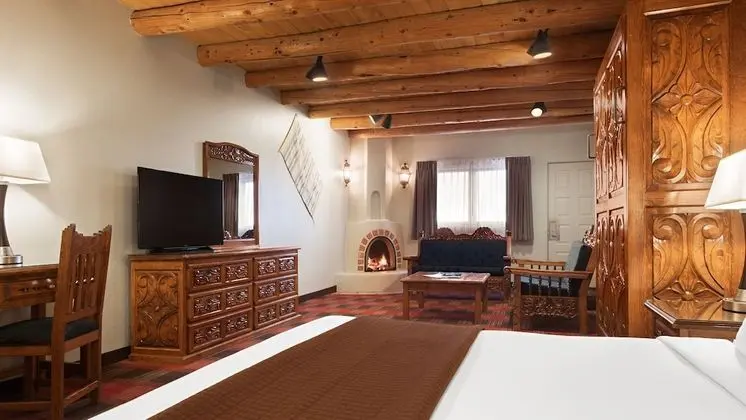 Deluxe Oda, Birden Çok Yatak (Deluxe Fireplace Room (No Pets))
