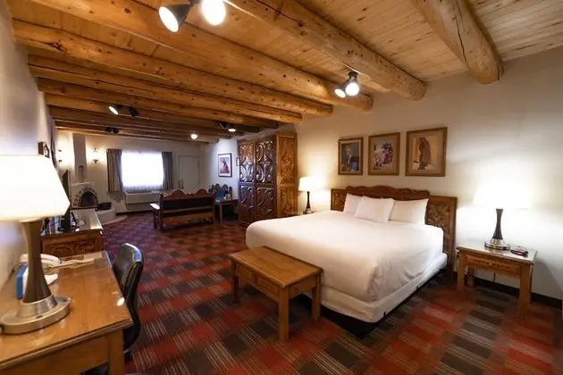 Deluxe Oda, Birden Çok Yatak (Deluxe Fireplace Room (No Pets))