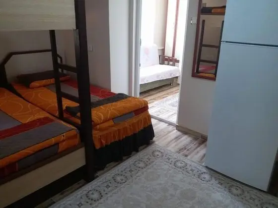 Aile Odası, Bahçe Manzaralı