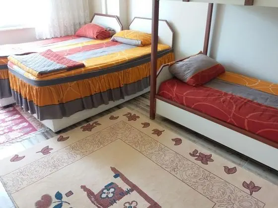 Aile Odası, Bahçe Manzaralı