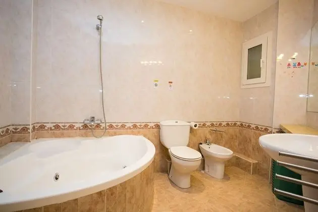 Apart Daire, 4 Yatak Odası